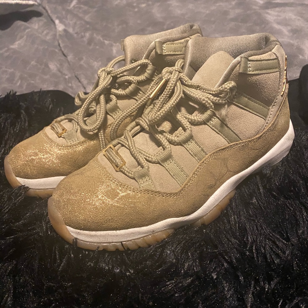 Jordan Retro 11 Neutral Olive